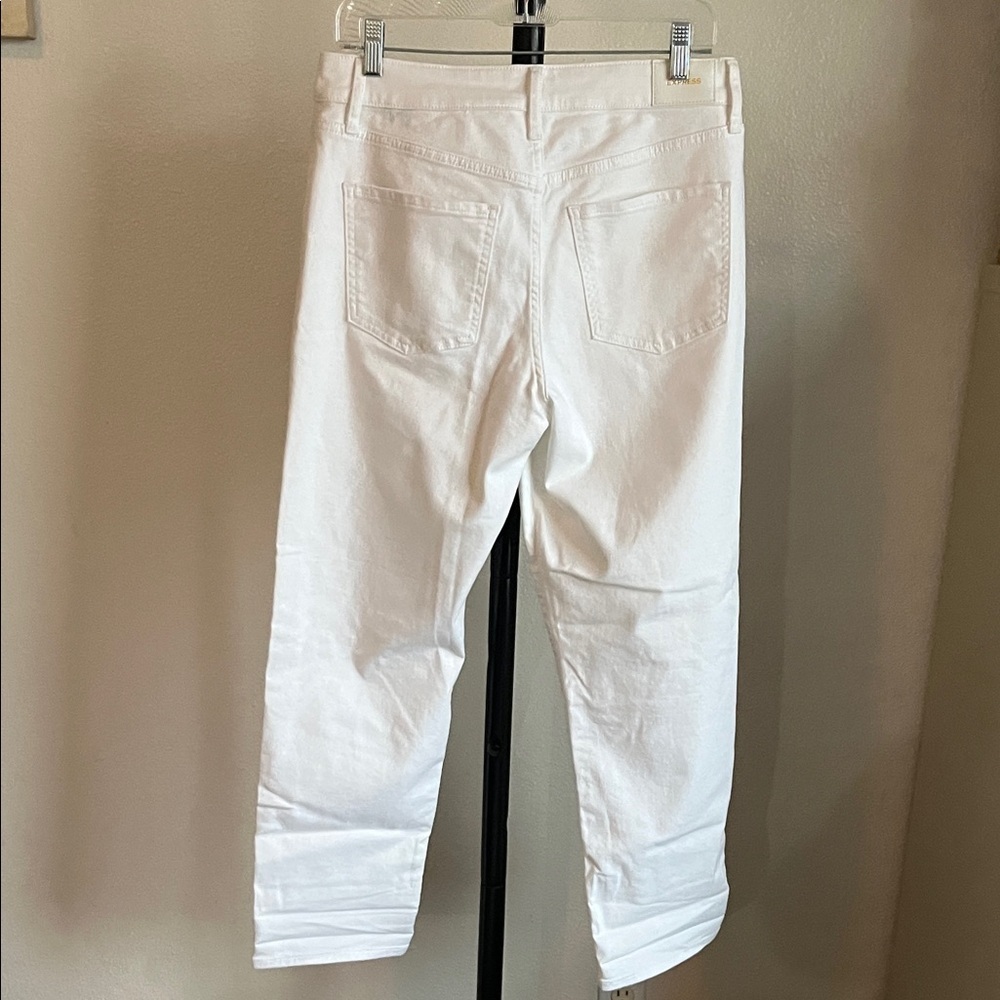 Express Women’s 8R White Boyfriend Fit Distressed Jeans NWT - Picture 5 of 7